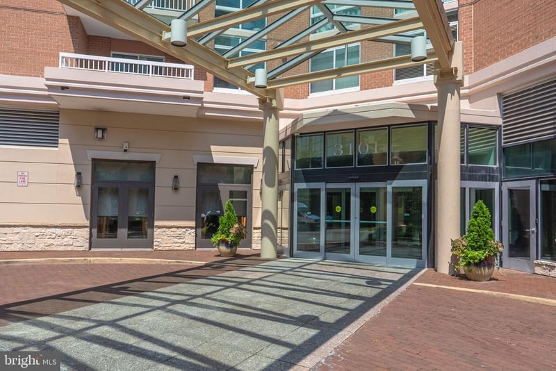3101 N Hampton Dr #606, Alexandria, VA 22302