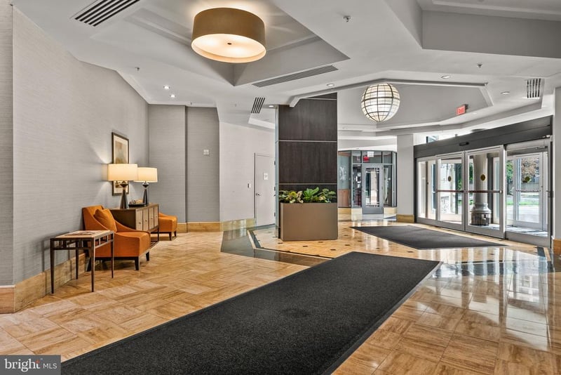 3101 N Hampton Dr #606, Alexandria, VA 22302