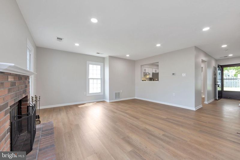 10390 Rapidan Ln, Manassas, VA 20109