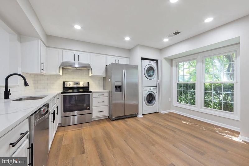 10390 Rapidan Ln, Manassas, VA 20109