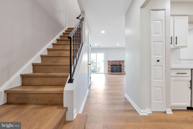 10390 Rapidan Ln, Manassas, VA 20109