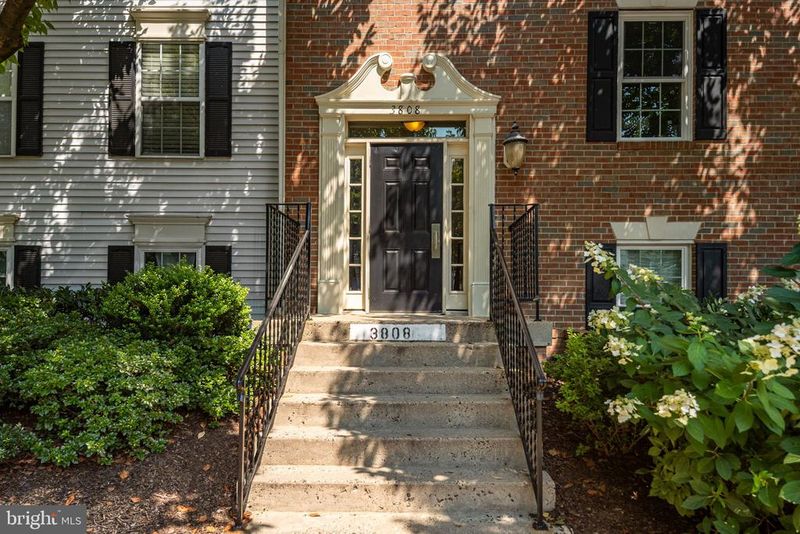 3808 Green Ridge Ct #302, Fairfax, VA 22033