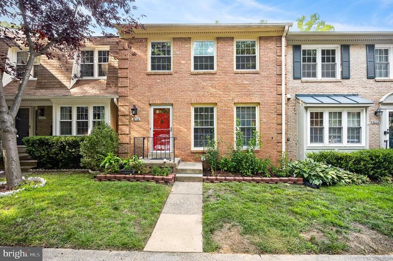 9036 Rosewall Ct, Springfield, VA 22152