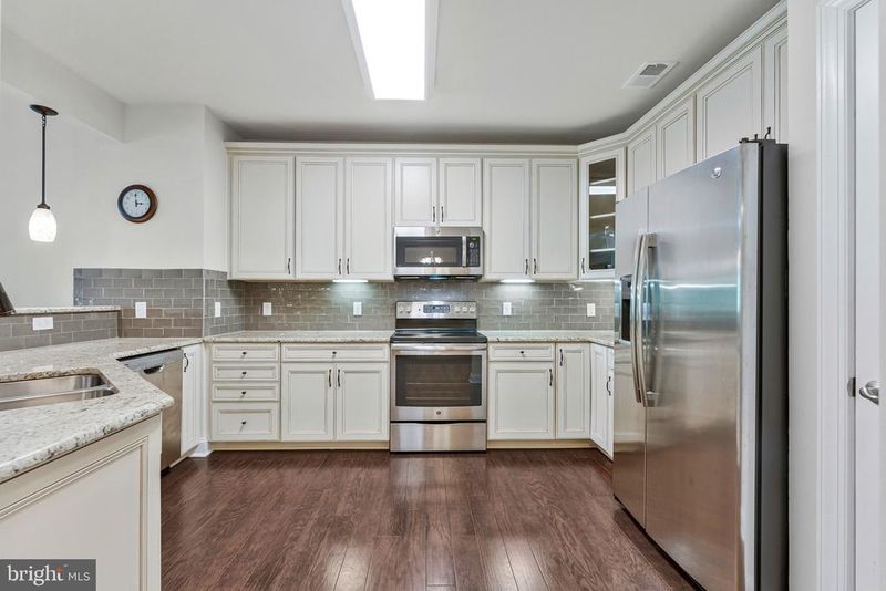 15140 Heather Mill Ln #404, Haymarket, VA 20169