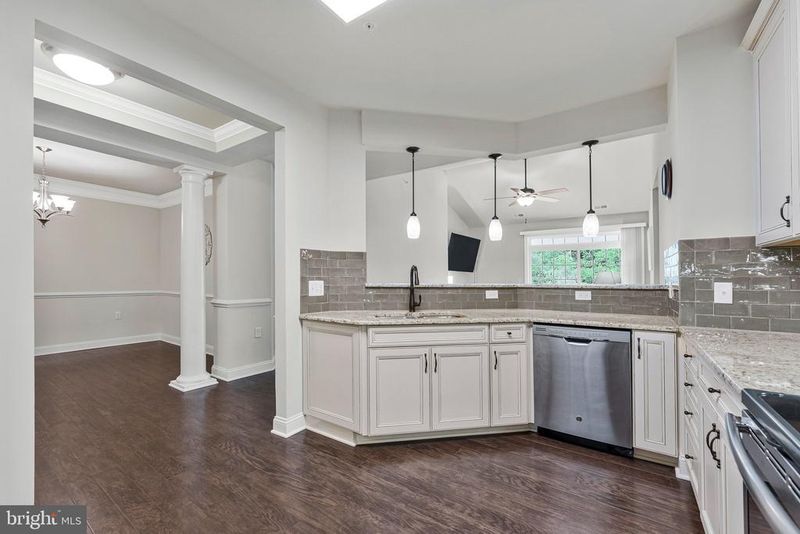 15140 Heather Mill Ln #404, Haymarket, VA 20169