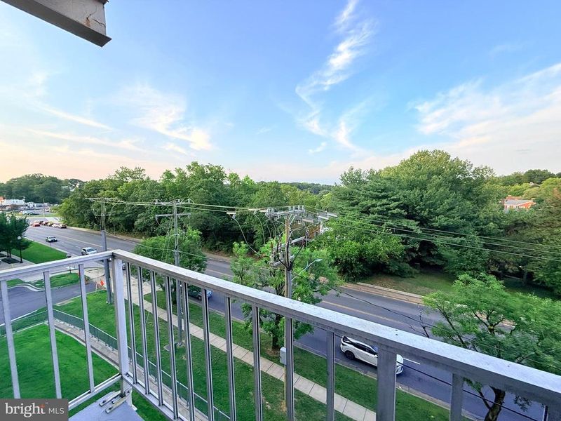 4520 King St #407, Alexandria, VA 22302