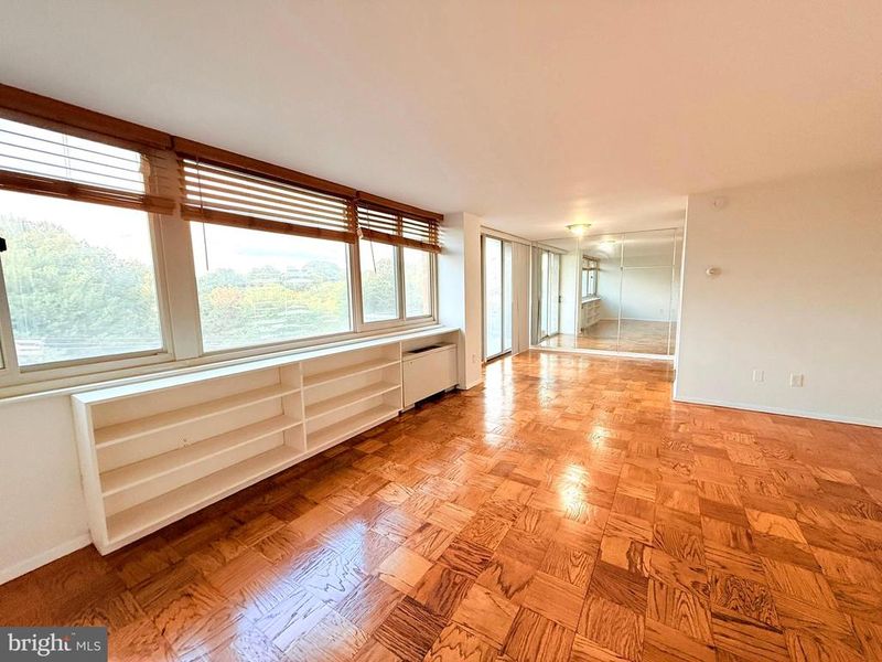 4520 King St #407, Alexandria, VA 22302