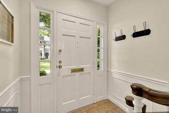 3559 Hamlet Pl, Chevy Chase, MD 20815