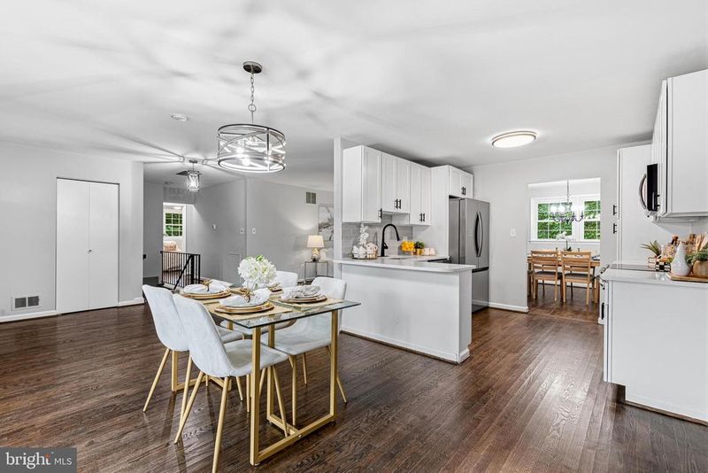 9717 Limoges Dr, Fairfax, VA 22032