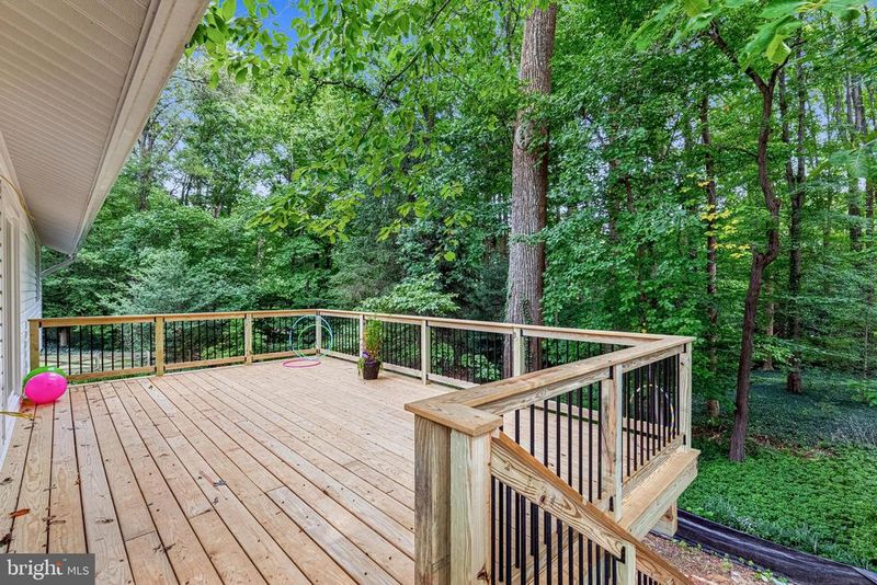 9717 Limoges Dr, Fairfax, VA 22032