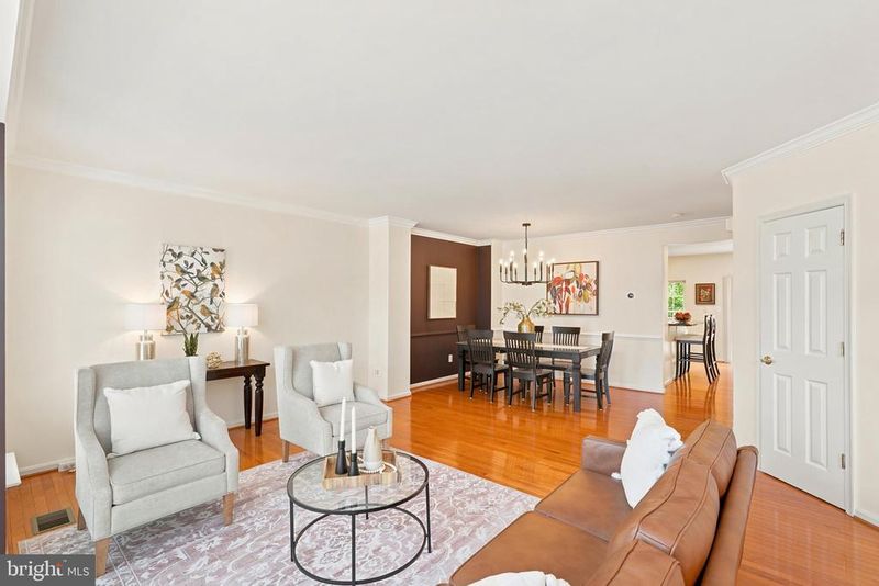 24643 Kings Canyon Sq, Aldie, VA 20105