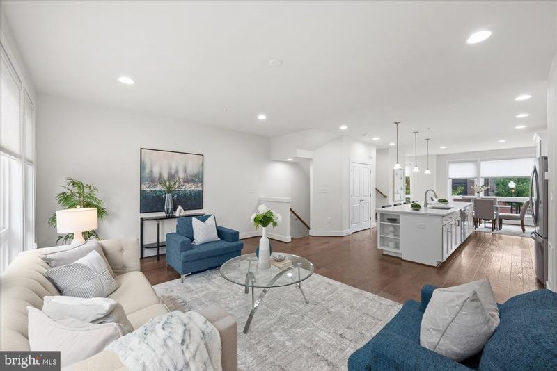 402 Stabler Ln, Alexandria, VA 22304