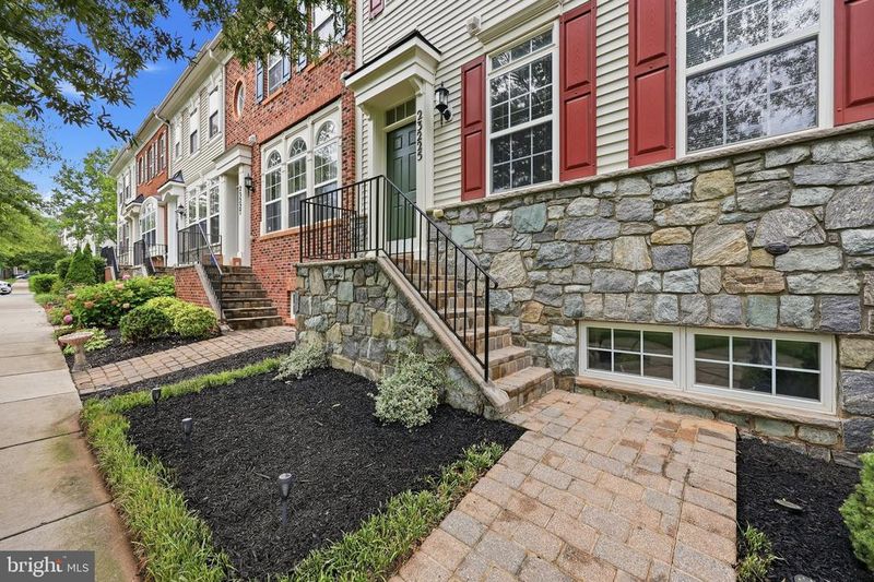23225 Rainbow Arch Dr, Clarksburg, MD 20871