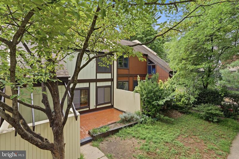 11092 Saffold Way, Reston, VA 20190