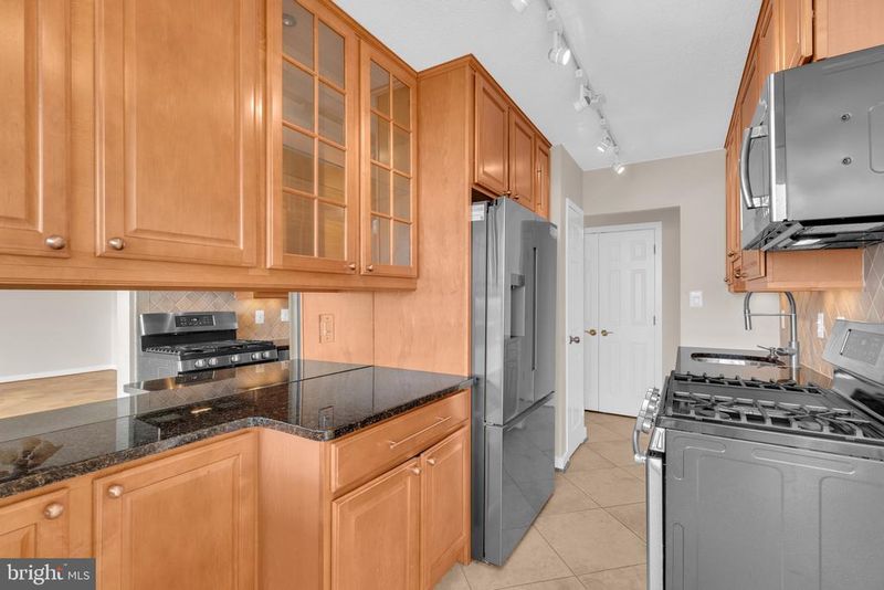 501 Slaters Ln #903, Alexandria, VA 22314