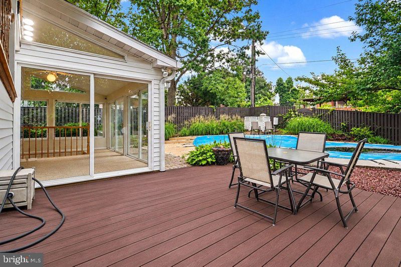 209 6th Ave, Brooklyn Park, MD 21225