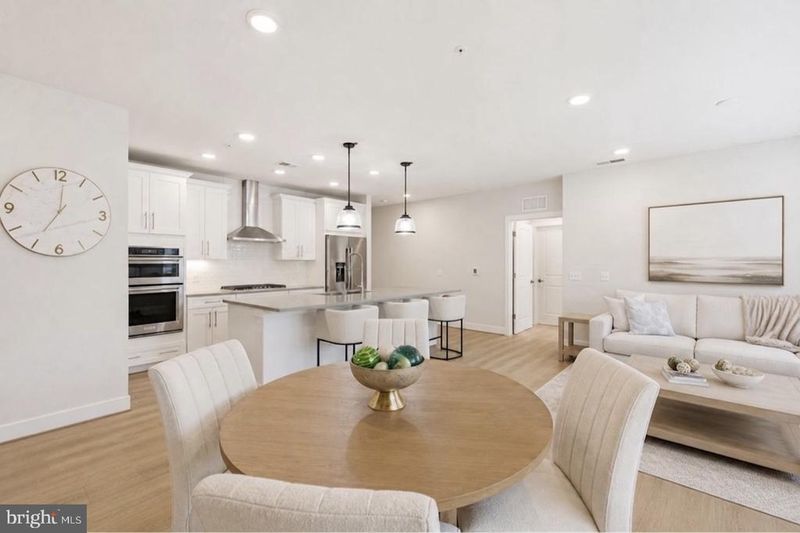 210 Decoverly Dr #205, Gaithersburg, MD 20878