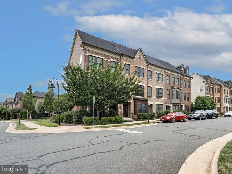 20415 Codman Dr, Ashburn, VA 20147