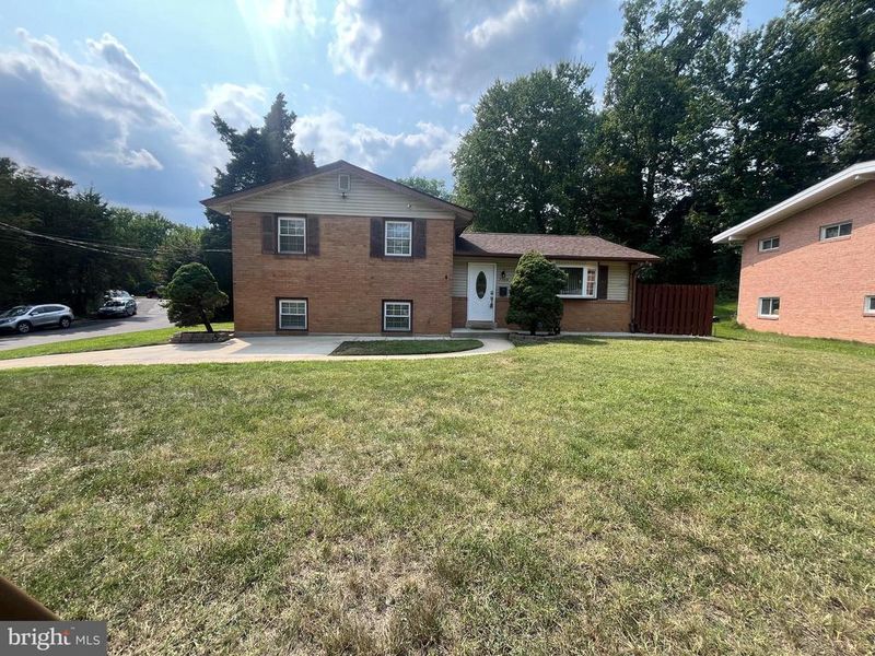 7708 Edmonston Rd, College Park, MD 20740
