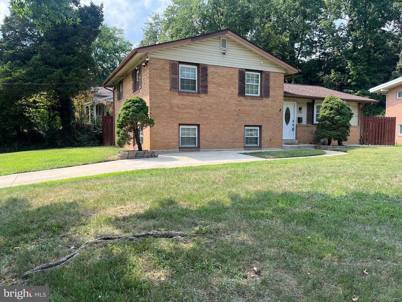 7708 Edmonston Rd, College Park, MD 20740