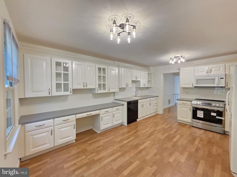 5814 Tudor Ln, Rockville, MD 20852
