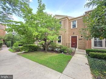 5814 Tudor Ln, Rockville, MD 20852