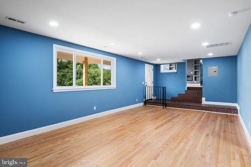 5018 Braymer Ave, Suitland, MD 20746