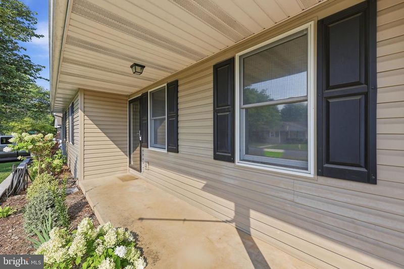 23 Hammaker St, Thurmont, MD 21788