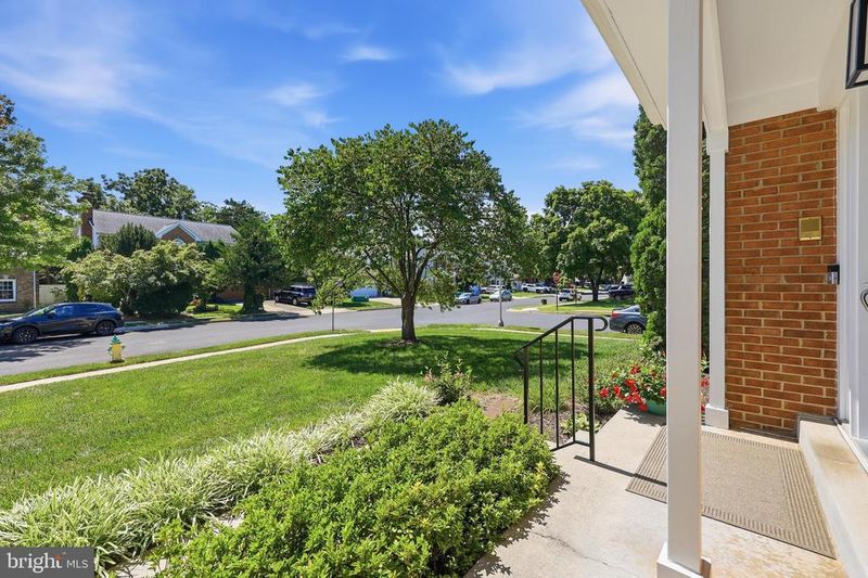 1019 Chinaberry Dr, Frederick, MD 21703