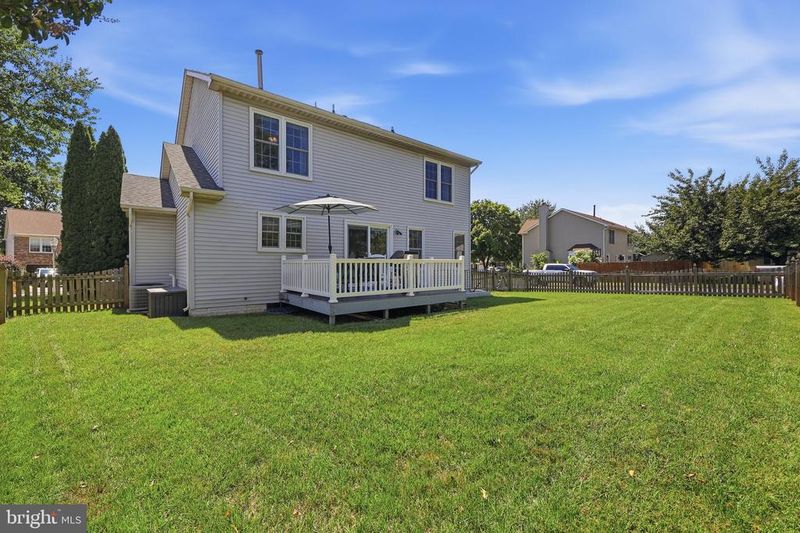 1019 Chinaberry Dr, Frederick, MD 21703
