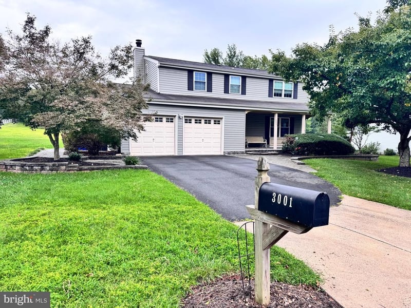 3001 Gatepost Ln, Herndon, VA 20171