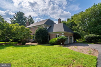 26 Holly Leaf Ct, Bethesda, MD 20817
