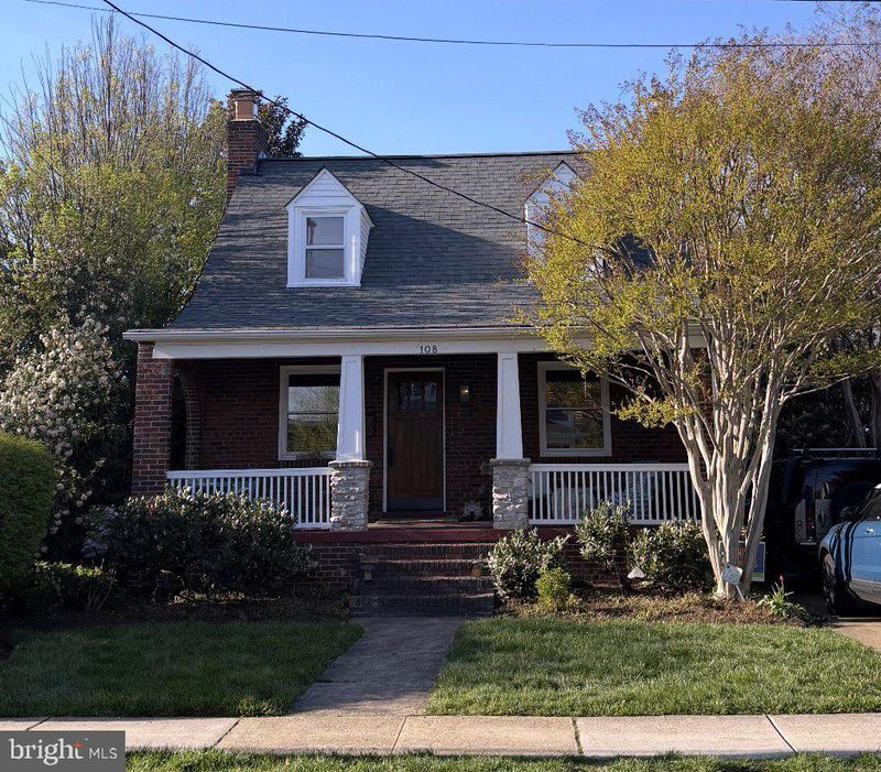 108 Stewart Ave, Alexandria, VA 22301