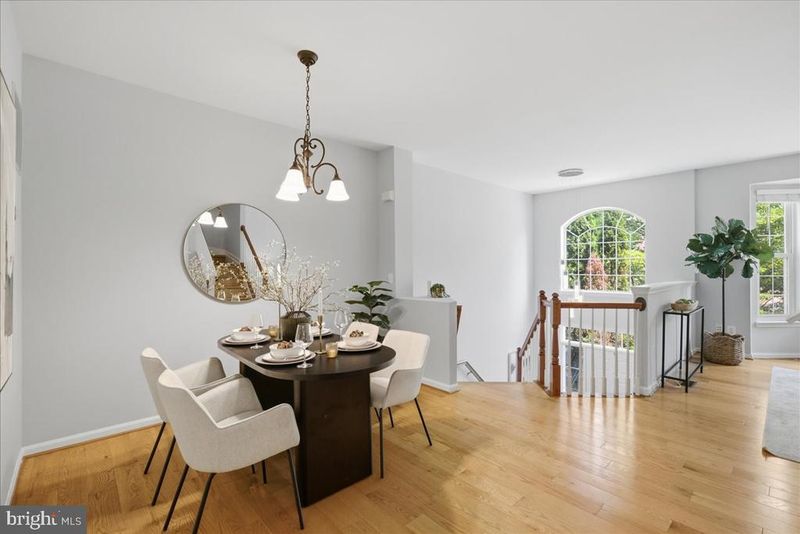 11425 Abner Ave, Fairfax, VA 22030