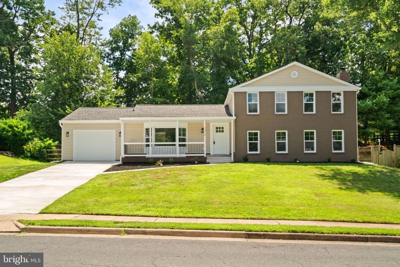 1216 Bradfield Dr SW, Leesburg, VA 20175