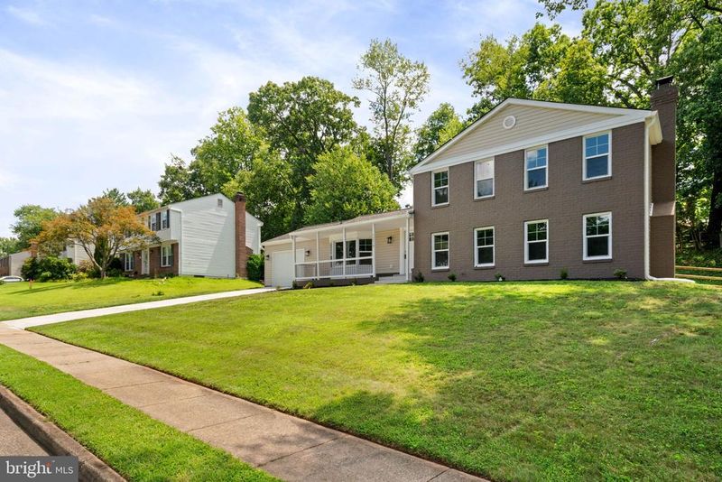 1216 Bradfield Dr SW, Leesburg, VA 20175