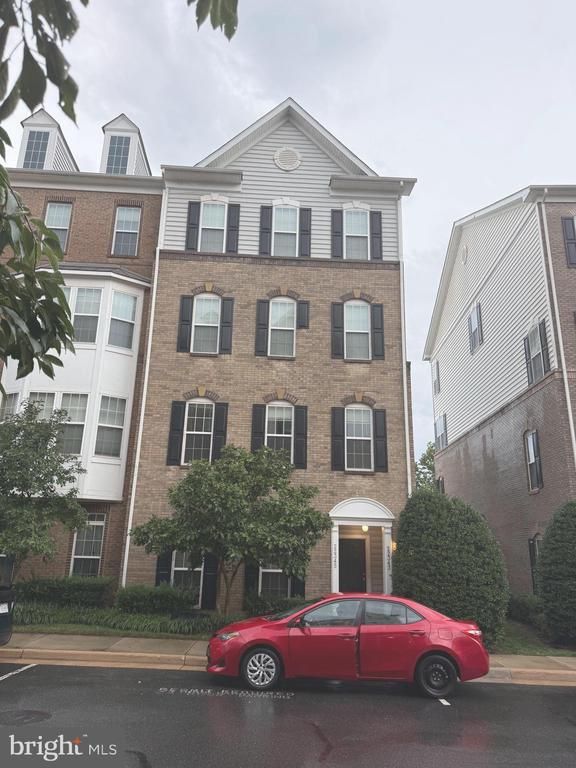 22345 Concord Station Ter, Ashburn, VA 20148