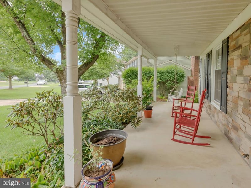18 Windmill Ct, Silver Spring, MD 20905