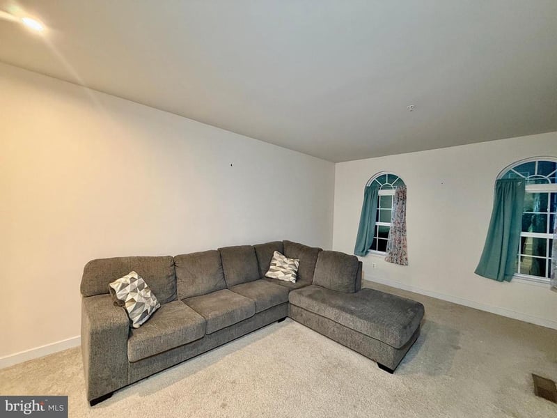 4812 Crest View Dr, Hyattsville, MD 20782