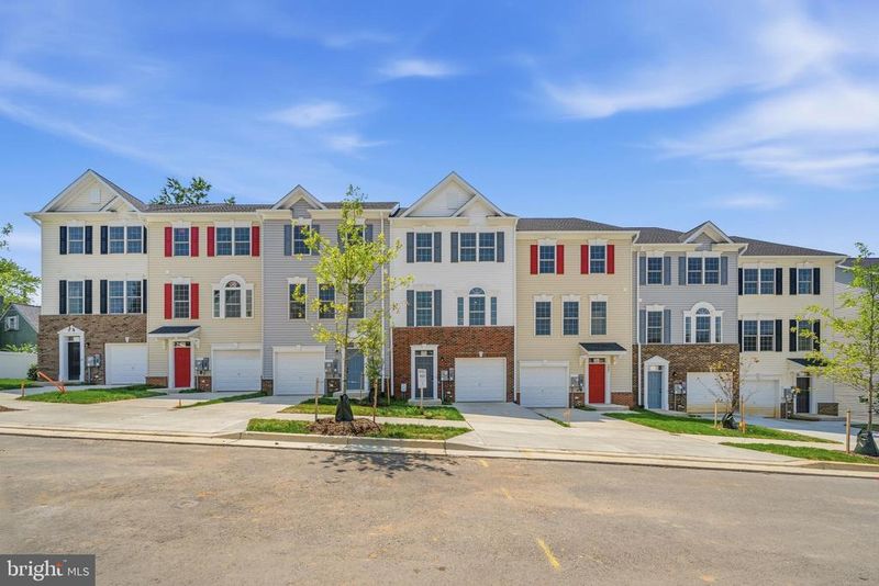 4917 Devitt Pl, Oxon Hill, MD 20745