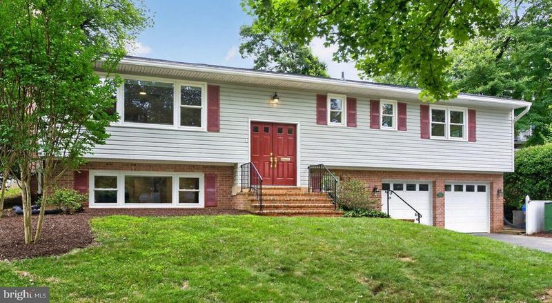 1933 Relda Ct, Falls Church, VA 22043