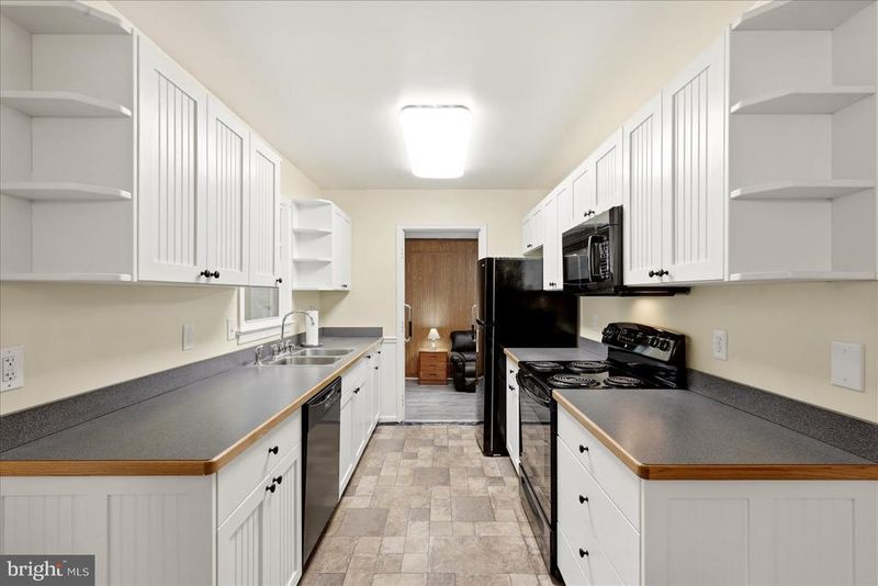 2603 Seskey Glen Ct, Herndon, VA 20171