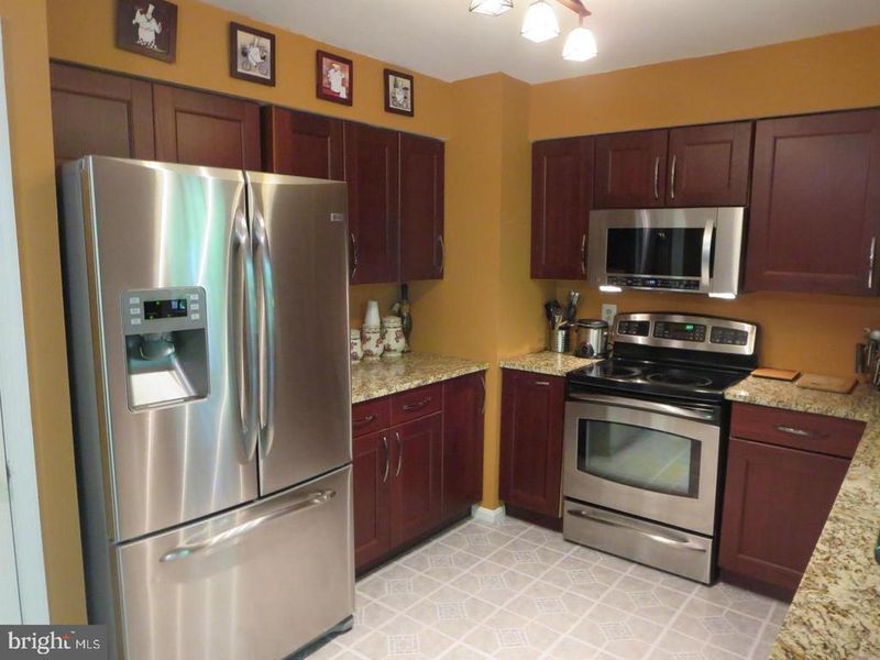 4244 Jonathan Ct, Dumfries, VA 22025
