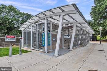 5702 Brewer House Cir #T-2-12, North Bethesda, MD 20852
