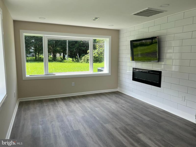 3611 Kings Hw, Colonial Beach, VA 22443