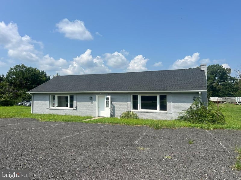 3611 Kings Hw, Colonial Beach, VA 22443