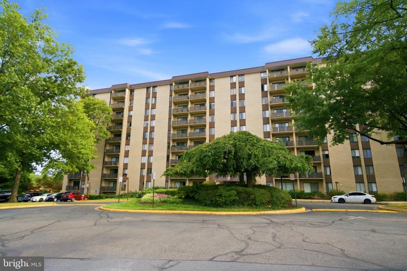 6001 Arlington Blvd #423, Falls Church, VA 22044