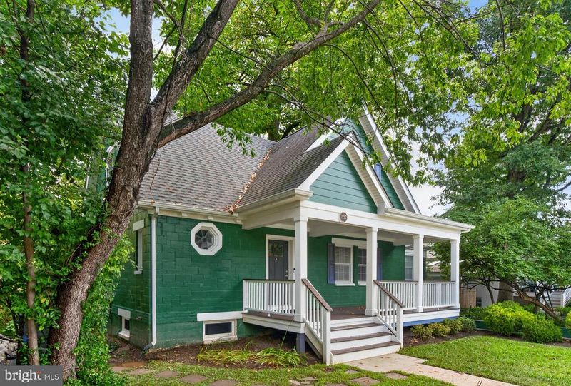2227 N Lexington St N, Arlington, VA 22205