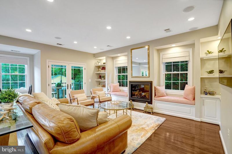 2143 N Pollard St, Arlington, VA 22207