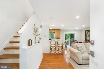 12911 Walnut View Ct, Germantown, MD 20874